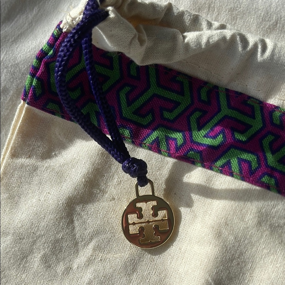 1 New Tory Burch purse 👛 bag